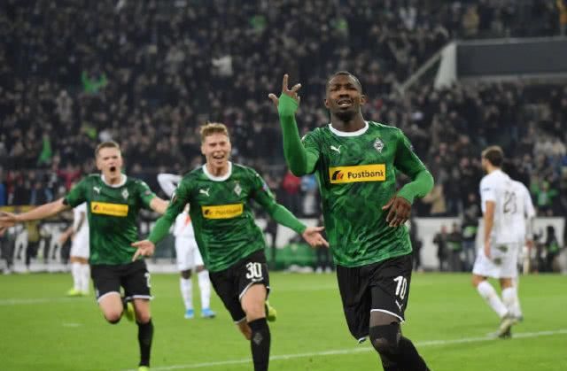 他逐渐赢得 他逐渐赢得